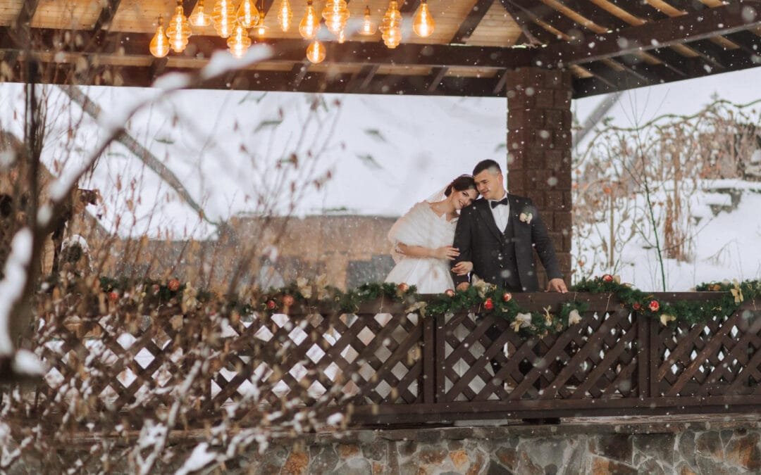 How to Keep Wedding Guests Warm Without Making the Reception Uncomfortable