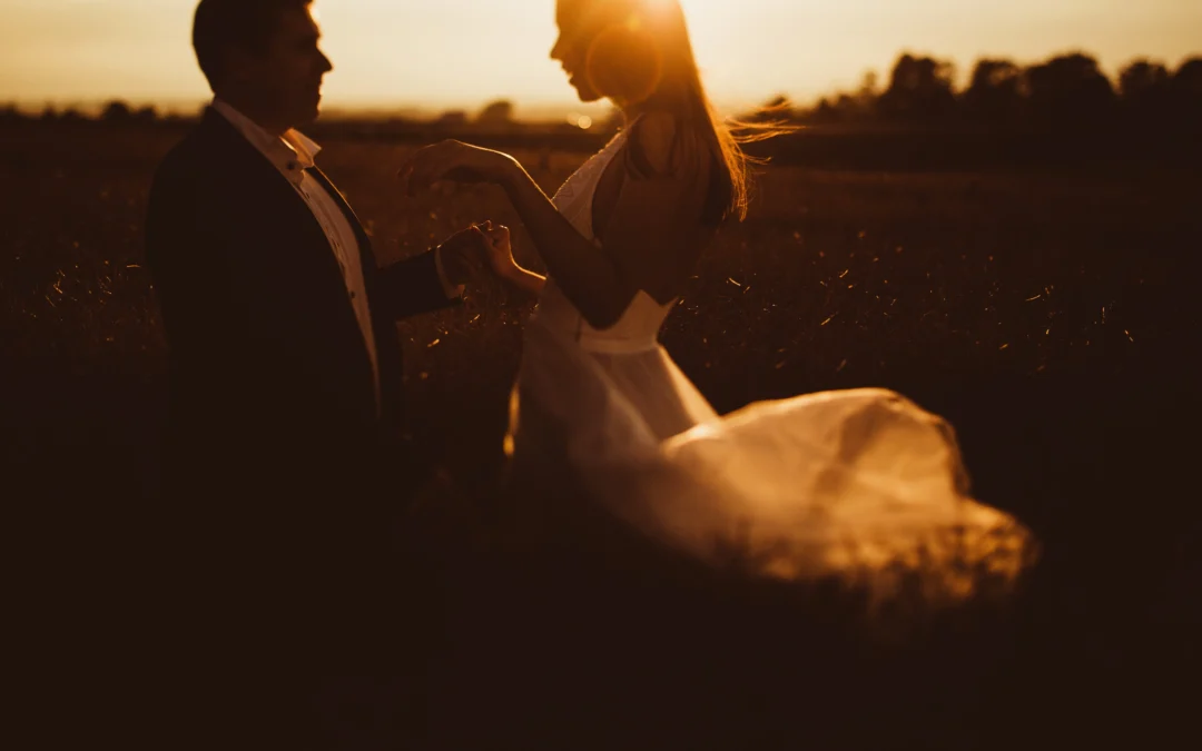 How to Plan a November Wedding Timeline Around Earlier Sunsets