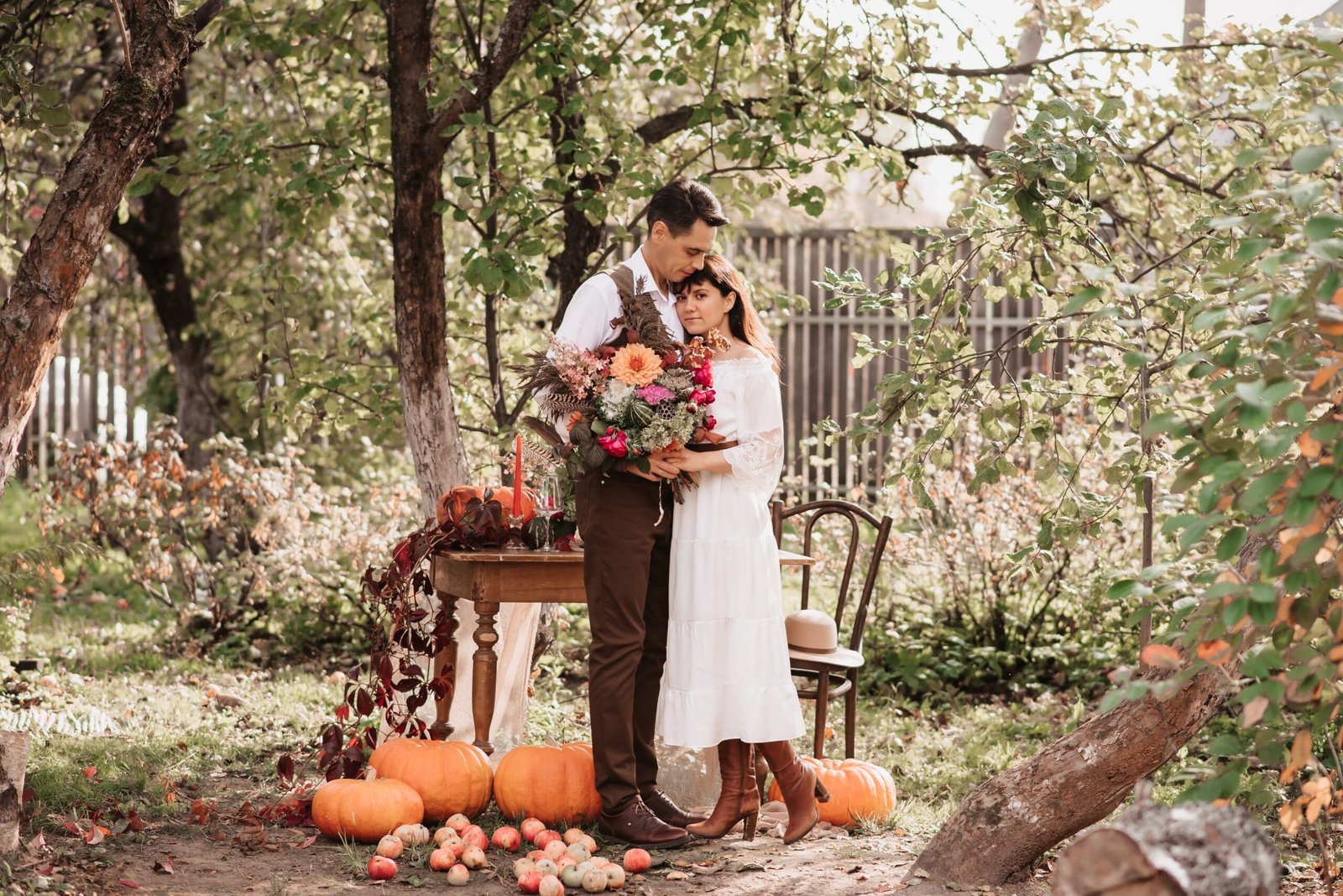 Thanksgiving Weekend Wedding: Costs, Travel Problems, and Guest Etiquette 11 Thanksgiving Weekend Wedding: Costs, Travel Problems, and Guest Etiquette