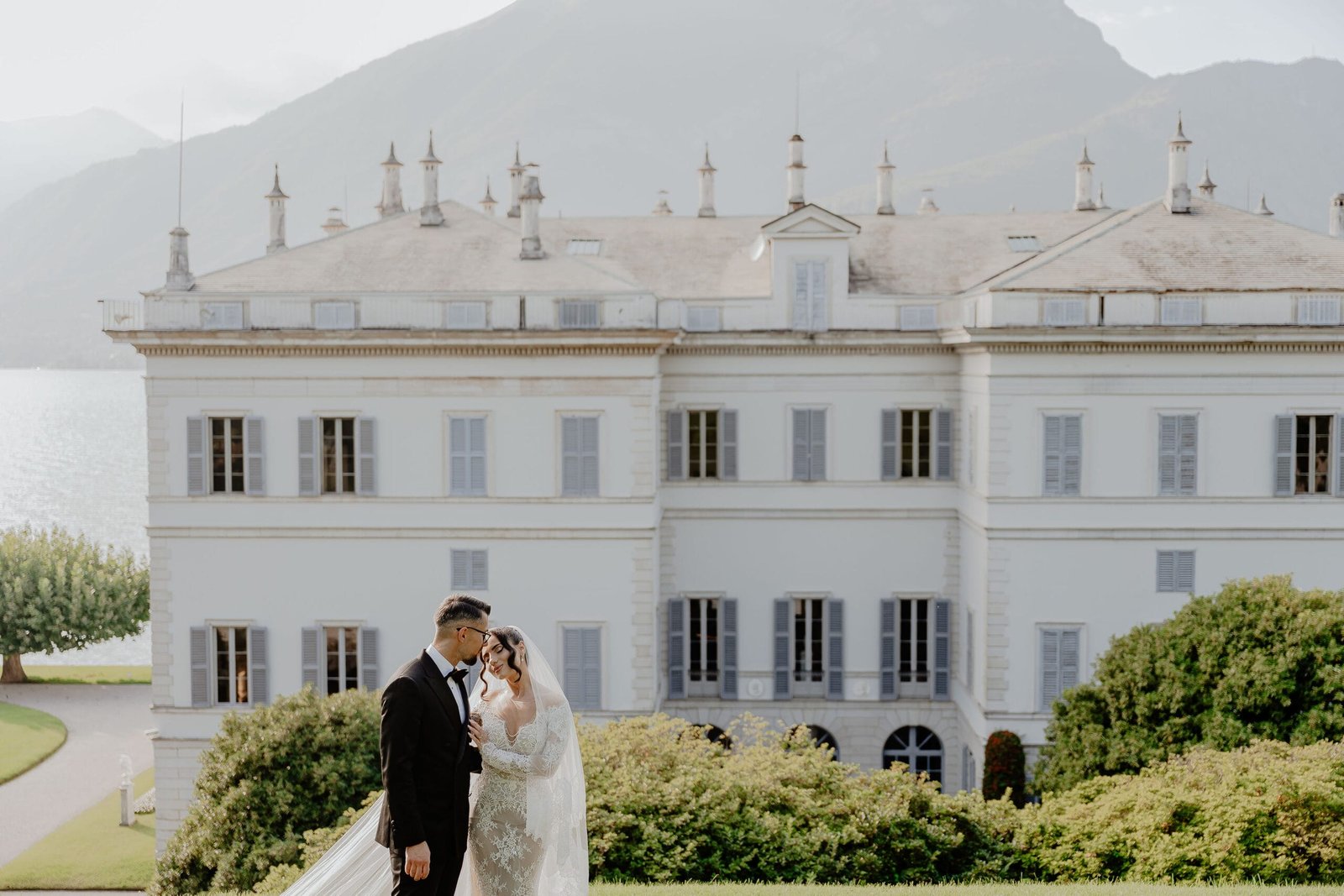 Holiday Wedding Travel and Hotel Blocks: How to Reduce Guest Costs 48 Holiday Wedding Travel and Hotel Blocks: How to Reduce Guest Costs