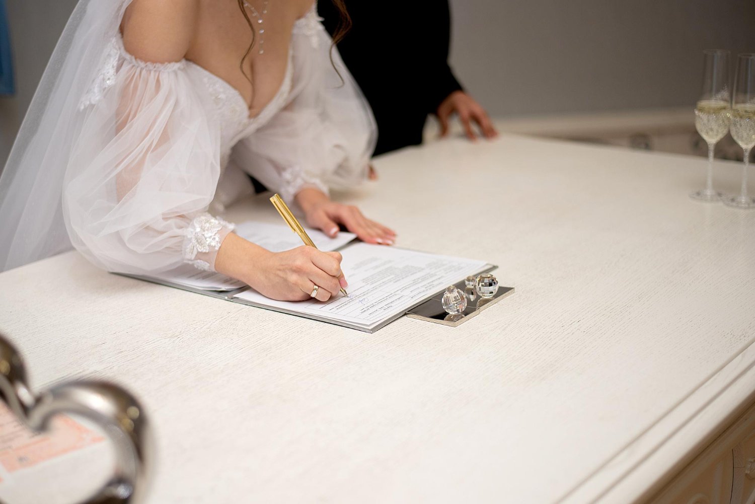The Complete Guide to Wedding Witnesses 22 Infographic showing practical solutions and common mistakes when missing a wedding witness