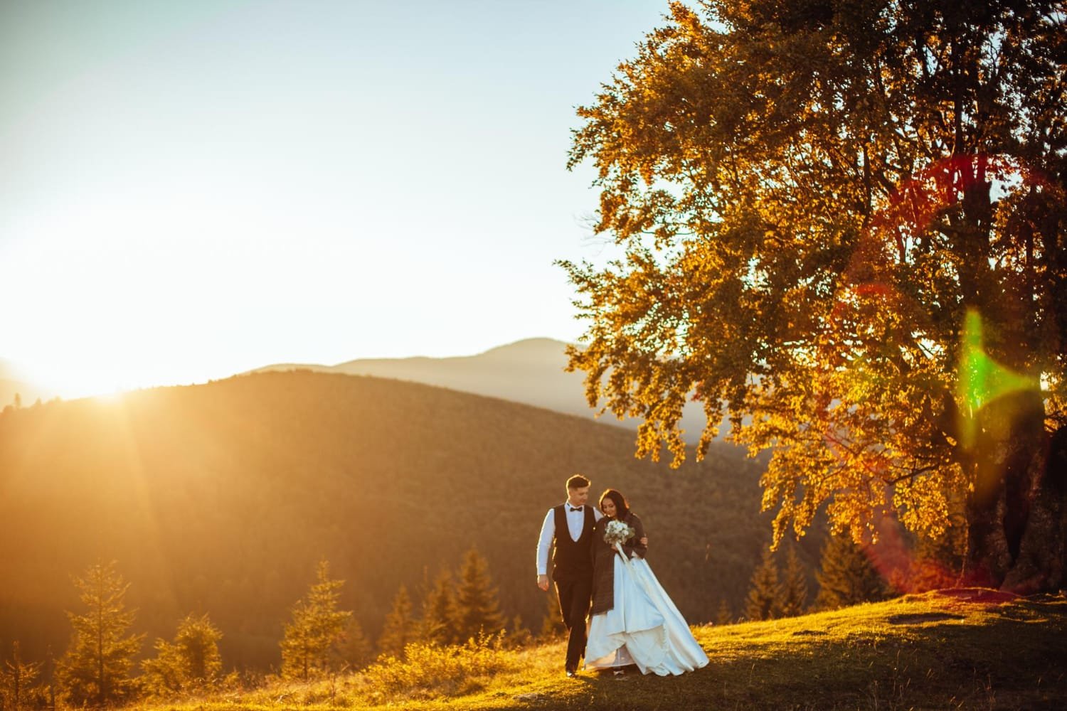 Early Fall Wedding Weather Swings 2026: Hidden Costs and Timing Problems to Price Early 9 Early Fall Wedding