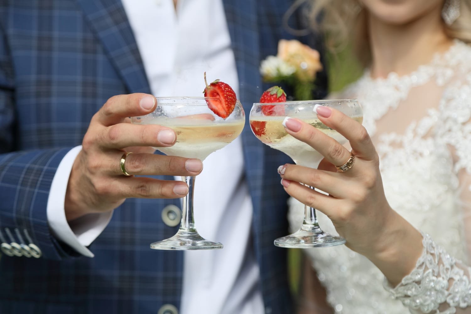 Open Bar Wedding: Hidden Costs, Minimums, and Service Fees 9 Open Bar Wedding Hidden Costs