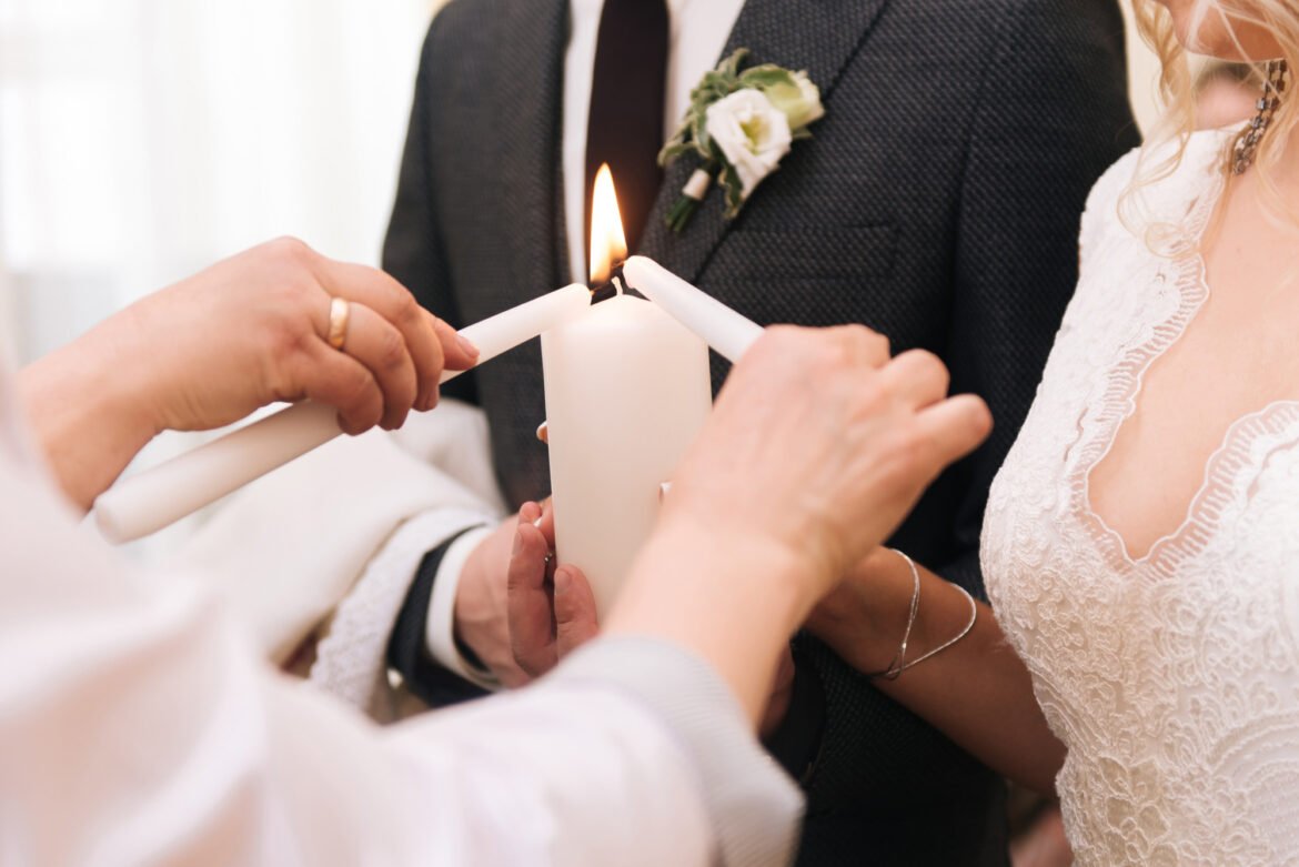 Infographic showing roughly half of US states require a wedding witness while the rest require none