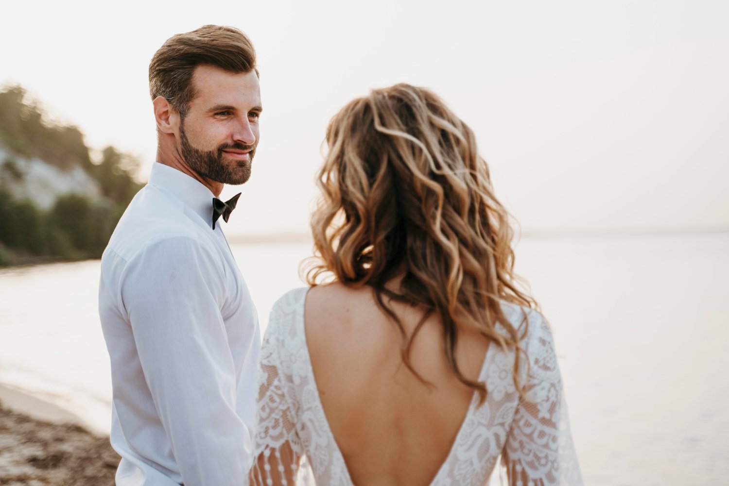 Groom's Wedding Attire: Suit Styles, Colors, and Accessories Explained 40 Groom's Wedding Attire: Suit Styles, Colors, and Accessories Explained