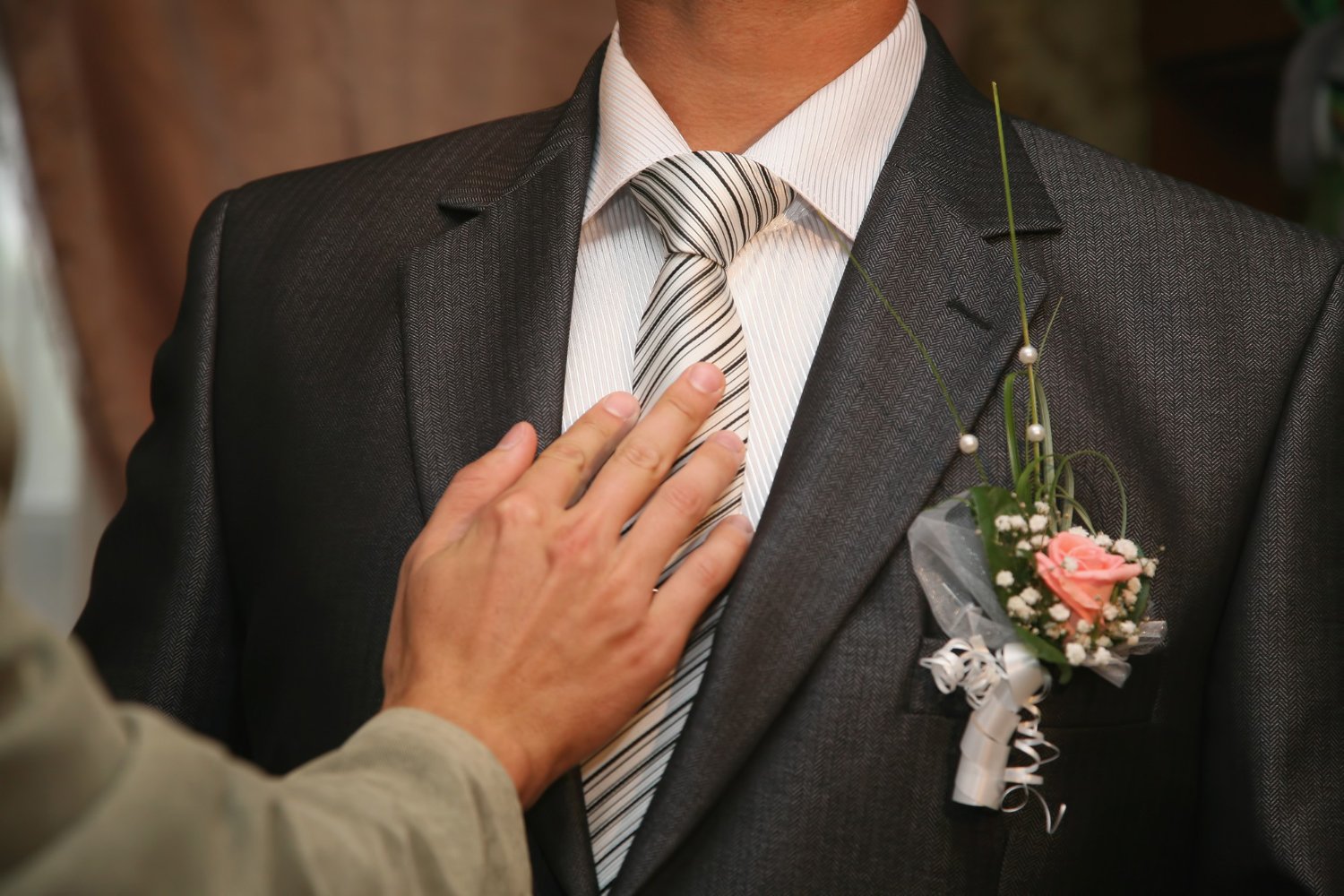 Groom's Wedding Attire: Suit Styles, Colors, and Accessories Explained 44 Groom's Wedding Attire: Suit Styles, Colors, and Accessories Explained