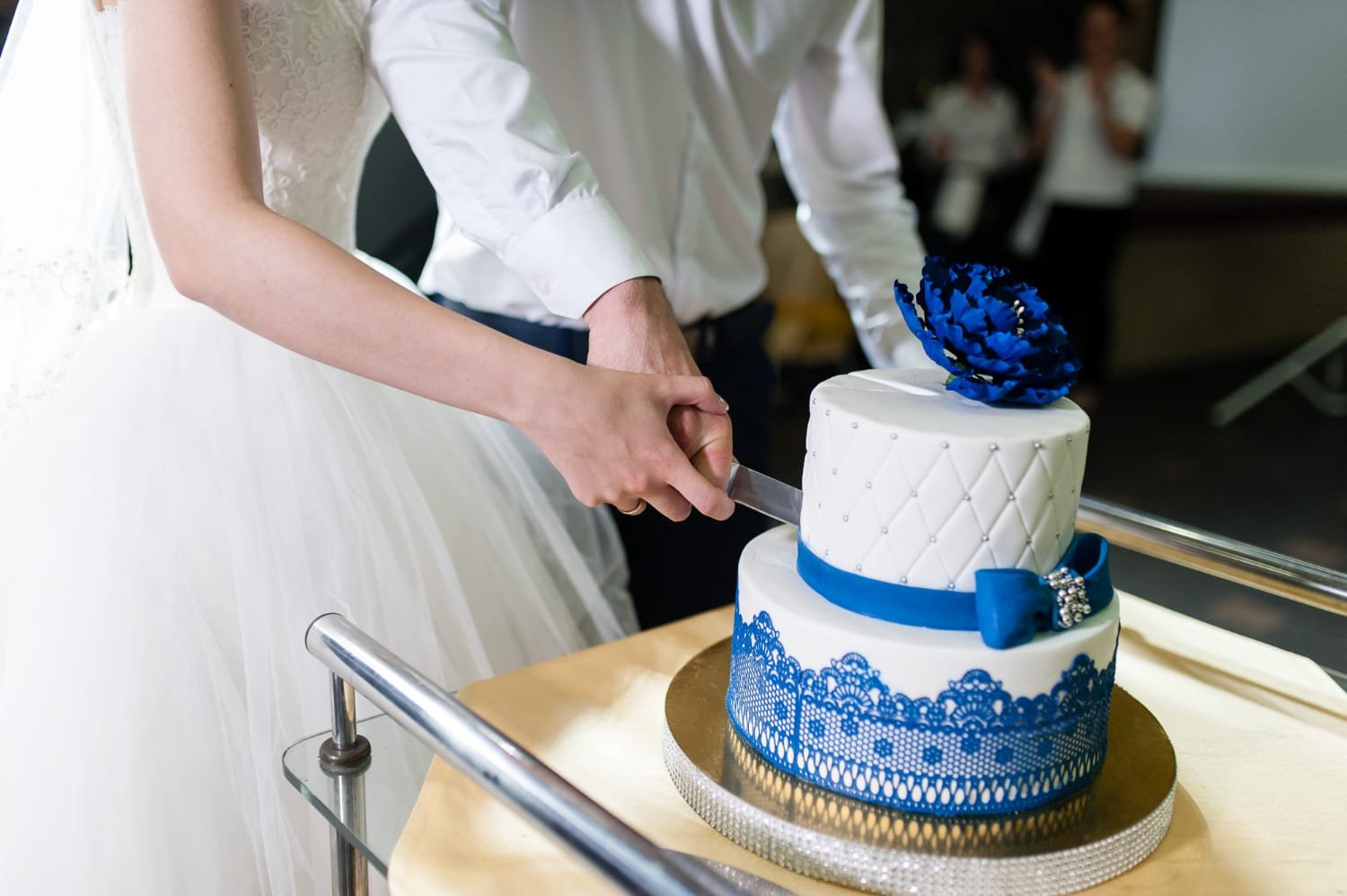 Average Price of Wedding Cake 38 What's the average price of a wedding cake in 2026? Here's the real number, per slice and per tier — plus the hidden cutting fee, the best budget alternatives, and this year's design trends.