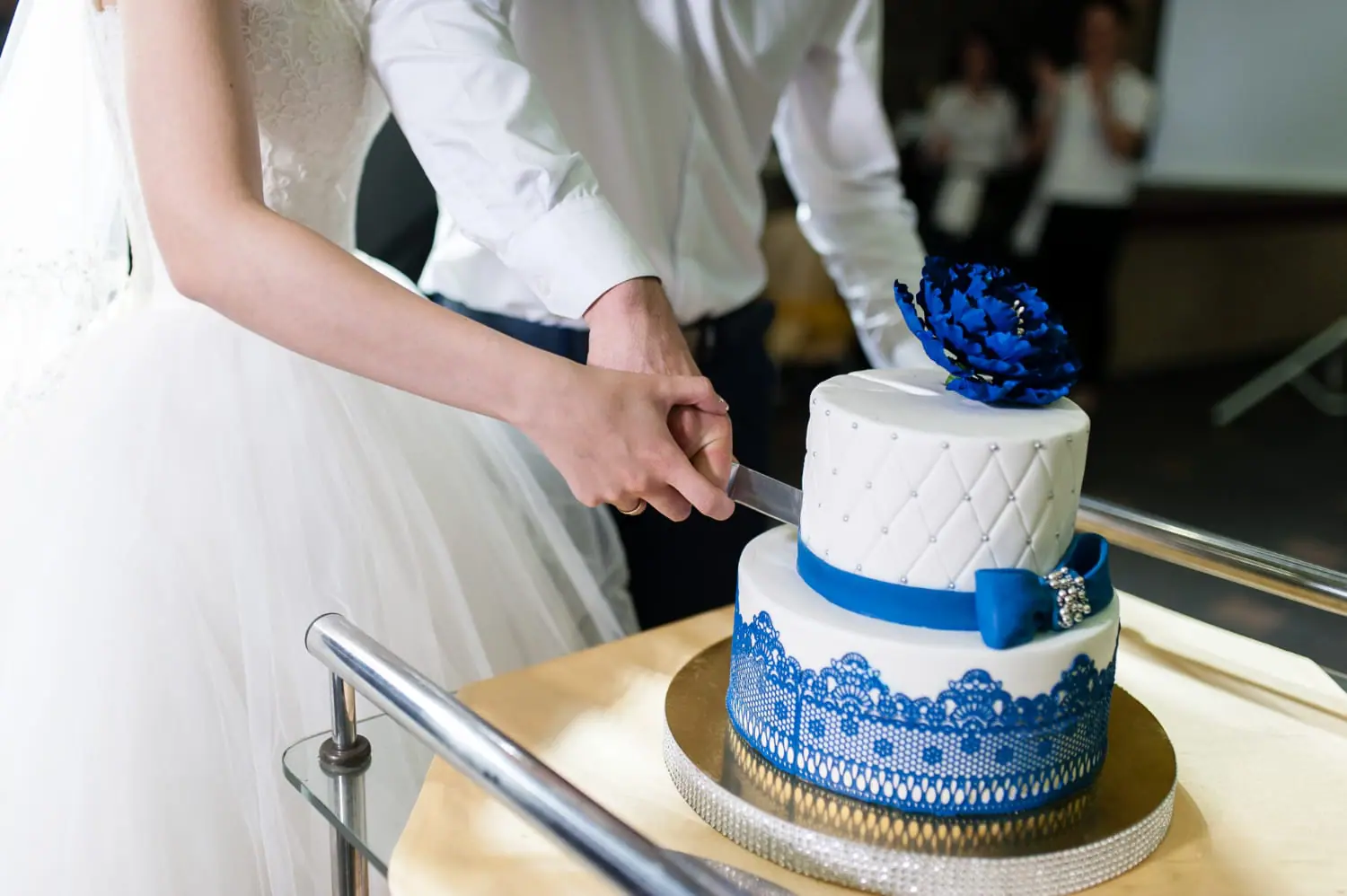 Average Price of Wedding Cake 38 What's the average price of a wedding cake in 2026? Here's the real number, per slice and per tier — plus the hidden cutting fee, the best budget alternatives, and this year's design trends.