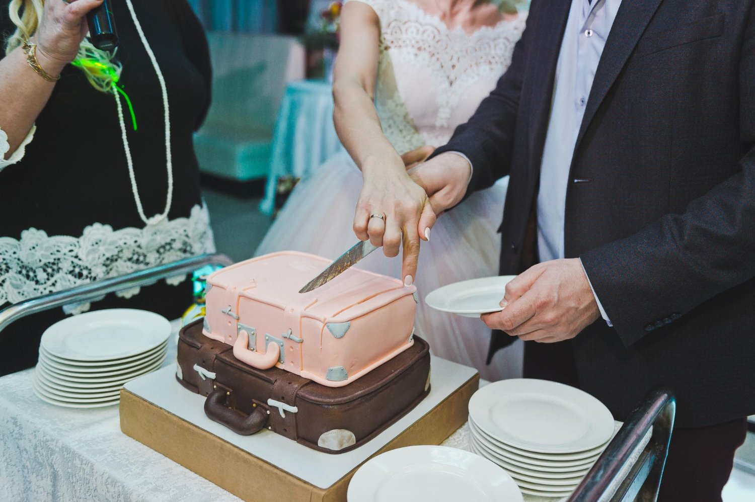 Wedding Cake Cost: Hidden Costs, Minimums, and Service Fees 20 Scam Check