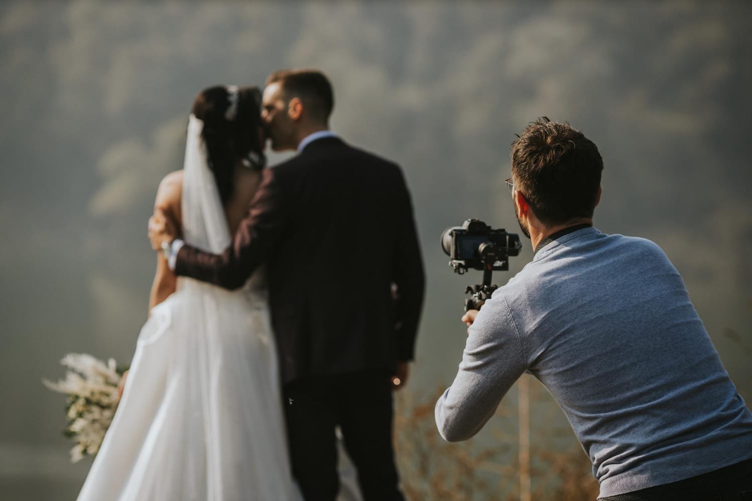 Wedding Photographer Portfolio: Contract Clauses to Read Before You Book 6 Wedding Photographer