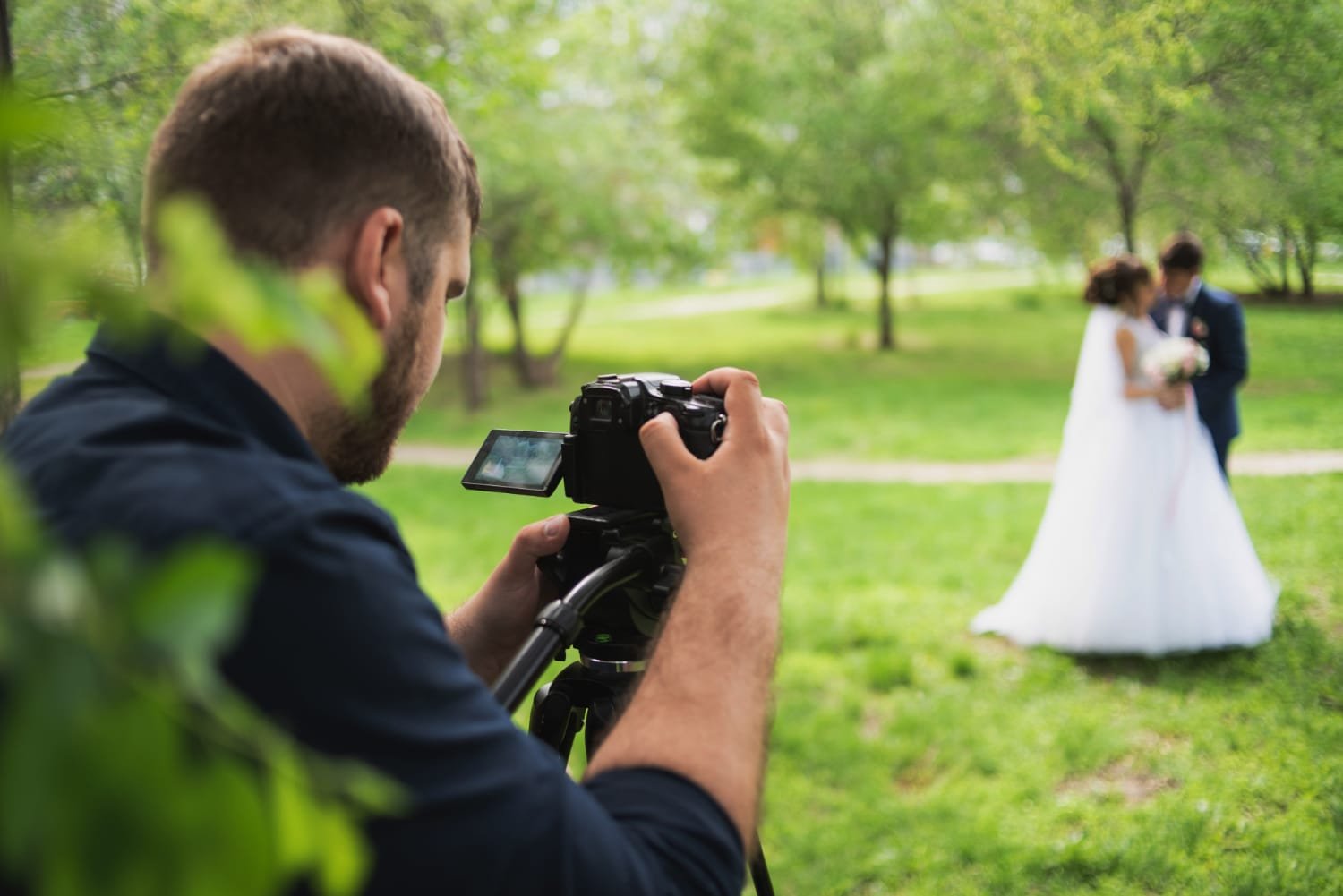 Wedding Photographer Portfolio: Contract Clauses to Read Before You Book 8 Wedding Photographer