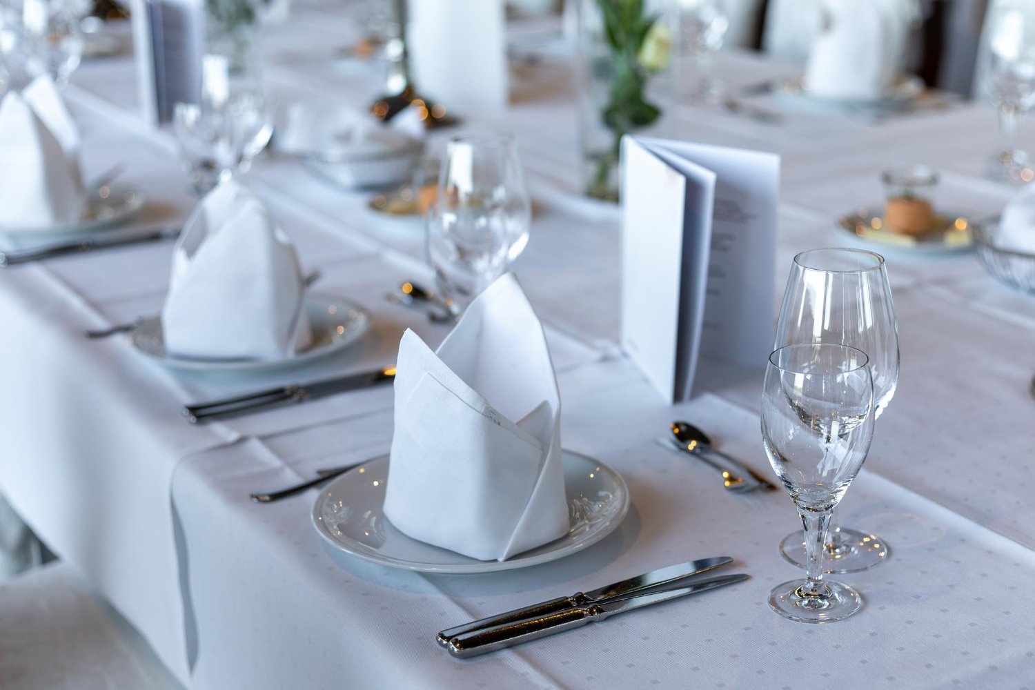 Wedding Linen Rental: Hidden Costs and Fees the Quote May Not Show 12 Wedding Linen Rental: Hidden Costs and Fees the Quote May Not Show