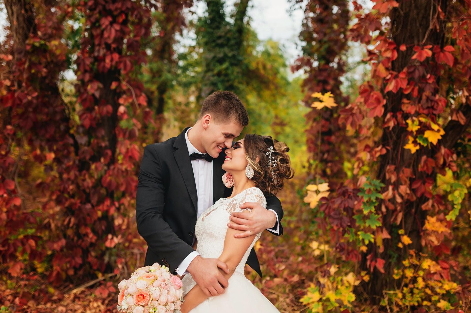 Early Fall Wedding Weather Swings 2026: Hidden Costs and Timing Problems to Price Early 12 Early Fall Wedding Weather Swings 2026: Hidden Costs and Timing Problems to Price Early
